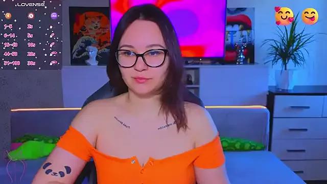 EsterLogan from StripChat