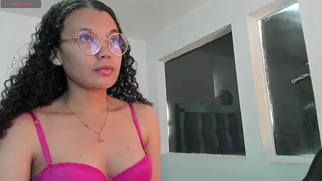 EstrellaLunar webcams show profile image 