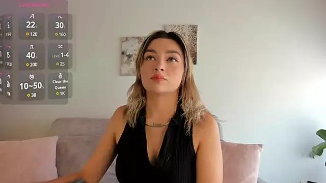 Explore our live girls sluts from our Custom and Multi clubs and checkout exclusive access to highly interactive content, such as shape, hair, titties, pussy type and many more.