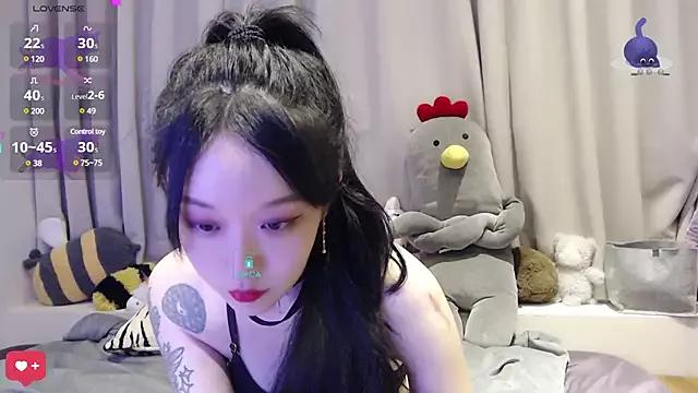 Etherealcat33 from StripChat