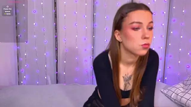 Eva_Collinss from StripChat is Freechat