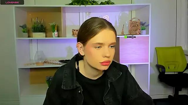 Explore our live girls sluts from our Custom and Multi clubs and checkout exclusive access to highly interactive content, such as shape, hair, titties, pussy type and many more.