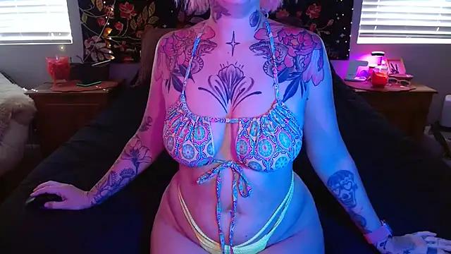 Explore our live girls sluts from our Custom and Multi clubs and checkout exclusive access to highly interactive content, such as shape, hair, titties, pussy type and many more.