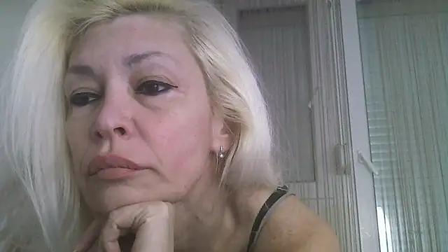 EvaaMina from StripChat