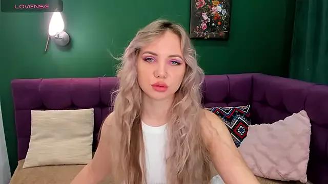 Explore our live girls sluts from our Custom and Multi clubs and checkout exclusive access to highly interactive content, such as shape, hair, titties, pussy type and many more.