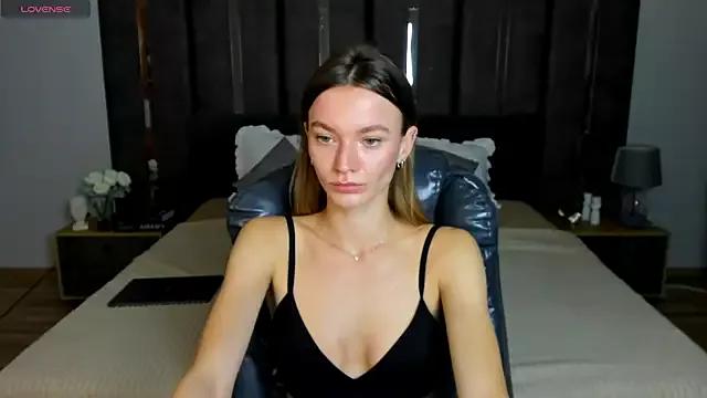 EvaToniz from StripChat is Freechat