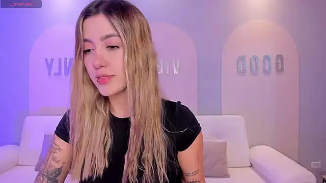EveBensonX from StripChat