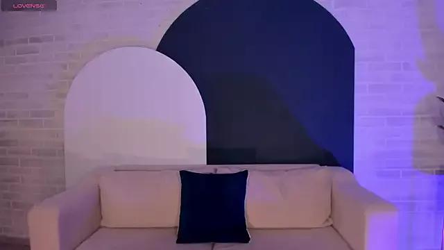 Explore our live girls sluts from our Custom and Multi clubs and checkout exclusive access to highly interactive content, such as shape, hair, titties, pussy type and many more.