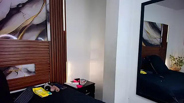 Evelin_thompsson from StripChat