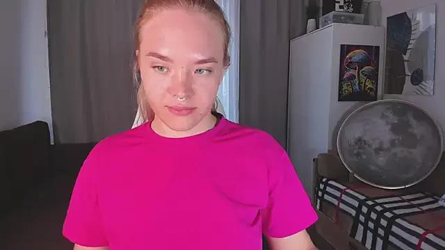 EvelinaDarling from StripChat