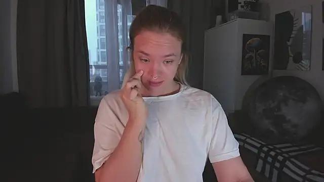 EvelinaDarling from StripChat