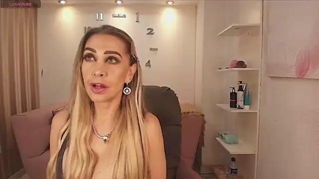 EvelinaGrey from StripChat