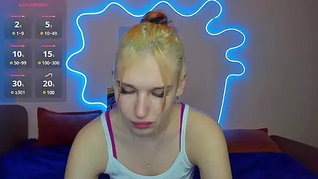EvelinaLuu from StripChat