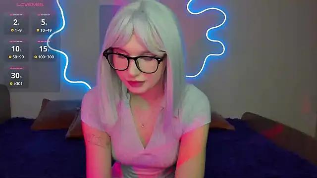 EvelinaLuu from StripChat