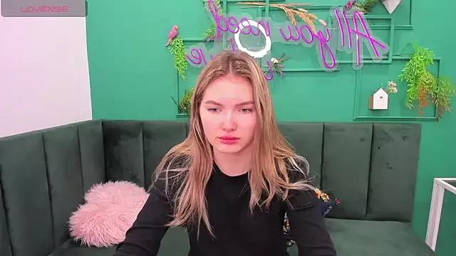 EvelineAmore from StripChat