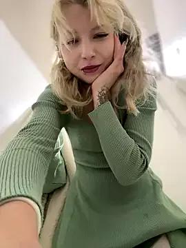 EveLittleSinner from StripChat is Freechat