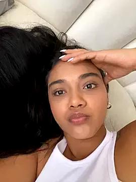 evely_coelloo from StripChat