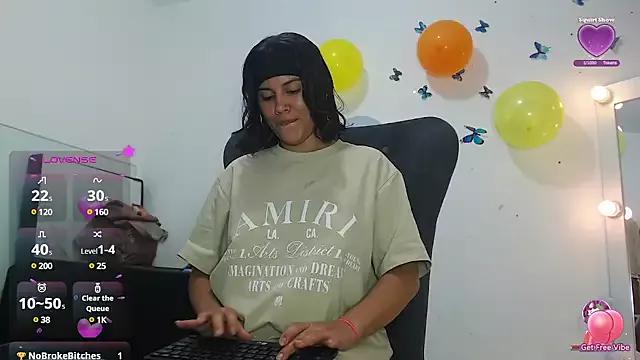 evelyn_blake from StripChat