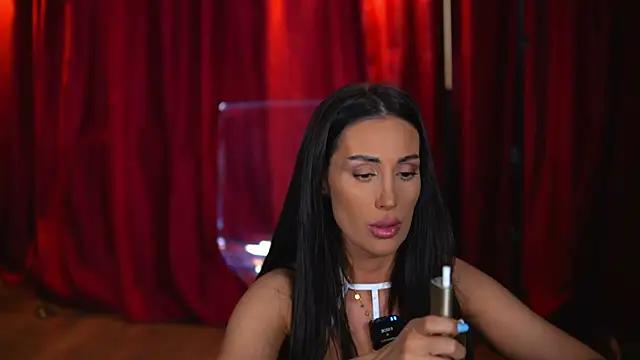 Evelyn_Evyyy from StripChat