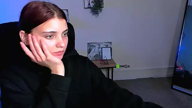 evelyn_muse from StripChat is Freechat