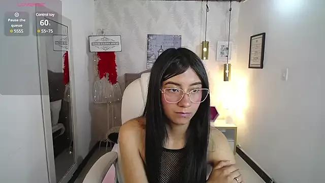 Explore our live girls sluts from our Custom and Multi clubs and checkout exclusive access to highly interactive content, such as shape, hair, titties, pussy type and many more.