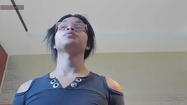 evelyn_wine from StripChat