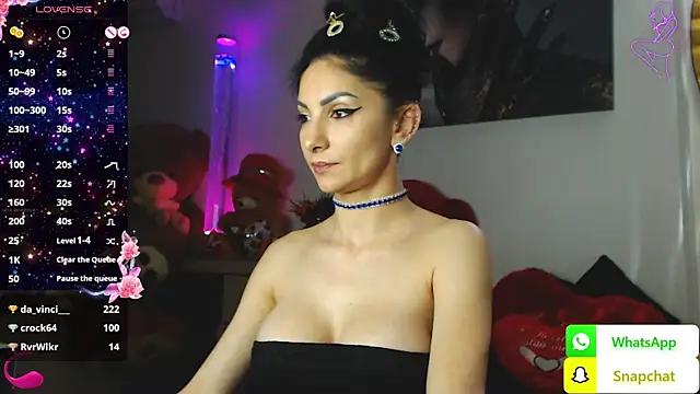 EvelynAisha from StripChat
