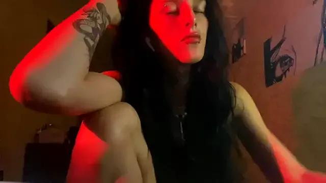 EvelynDiamond from StripChat is Freechat