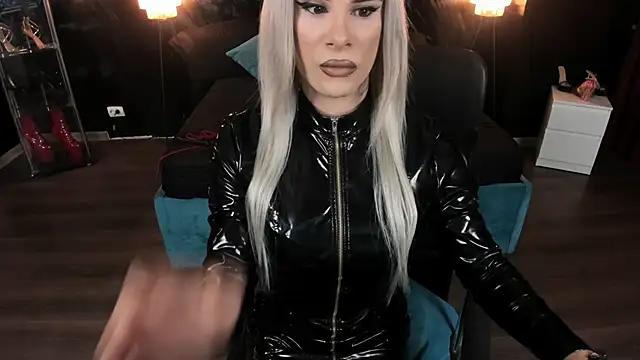 EvelynLexy from StripChat