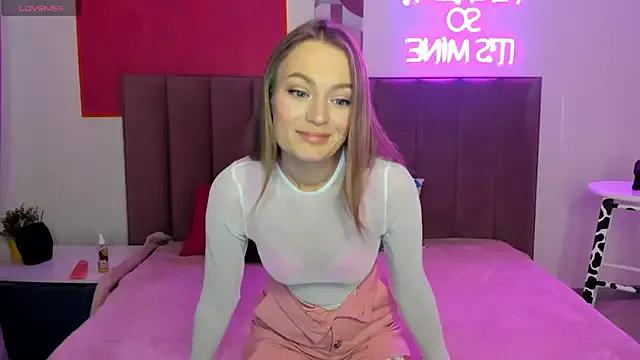 EvelynPoole from StripChat is Freechat