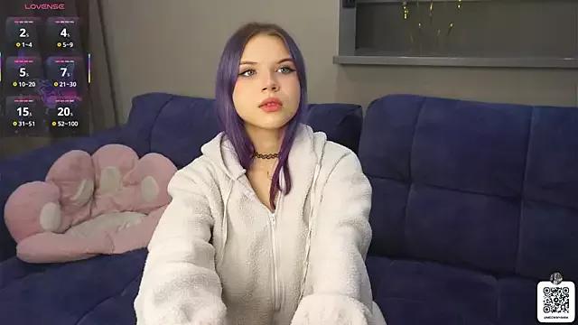 Explore our live girls sluts from our Custom and Multi clubs and checkout exclusive access to highly interactive content, such as shape, hair, titties, pussy type and many more.