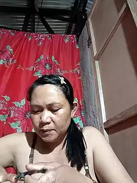 Everleigh_mom from StripChat