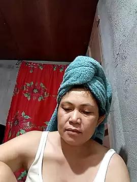 Everleigh_mom from StripChat