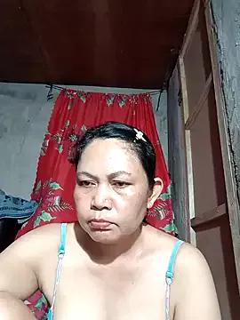 Everleigh_mom from StripChat