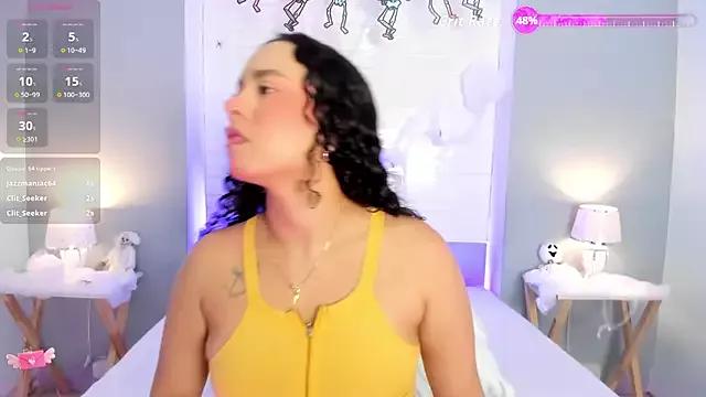 EverlyMooree from StripChat is Freechat