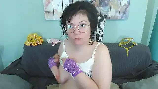 EverlyRays from StripChat