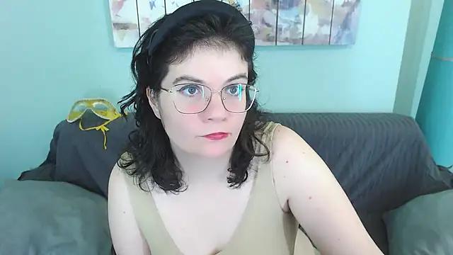 EverlyRays from StripChat