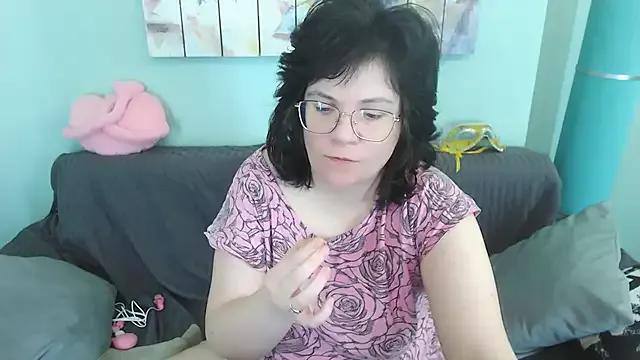 EverlyRays from StripChat