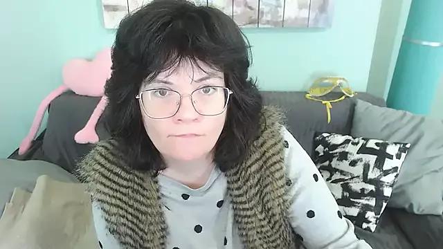 EverlyRays from StripChat