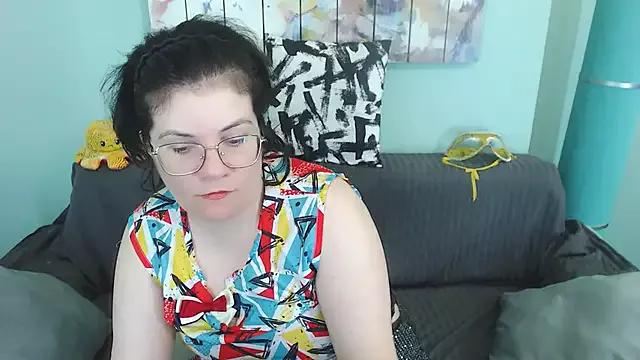 EverlyRays from StripChat
