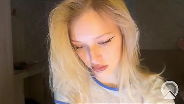 Evvie_Summn1 from StripChat