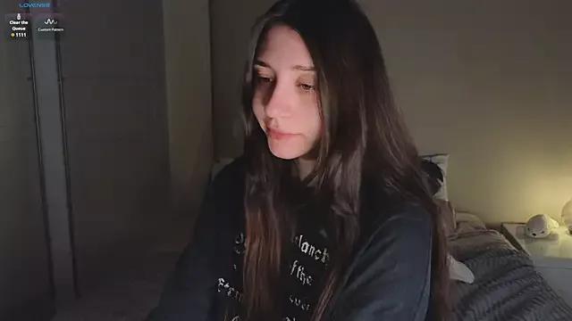 ewuw from StripChat