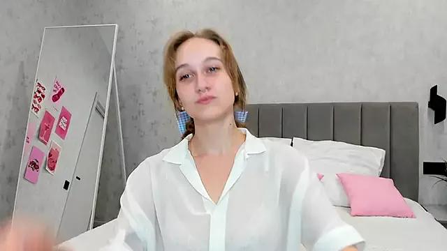 Explore our live girls sluts from our Custom and Multi clubs and checkout exclusive access to highly interactive content, such as shape, hair, titties, pussy type and many more.
