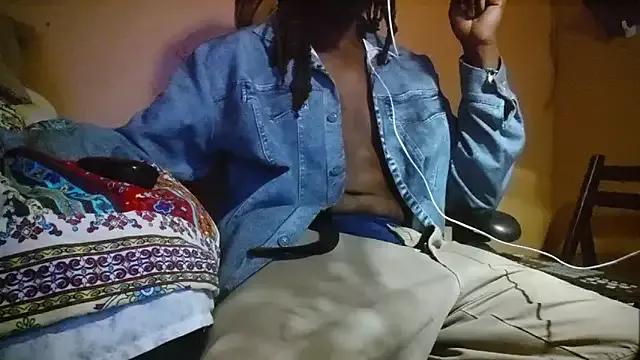 EYEzIAM from StripChat