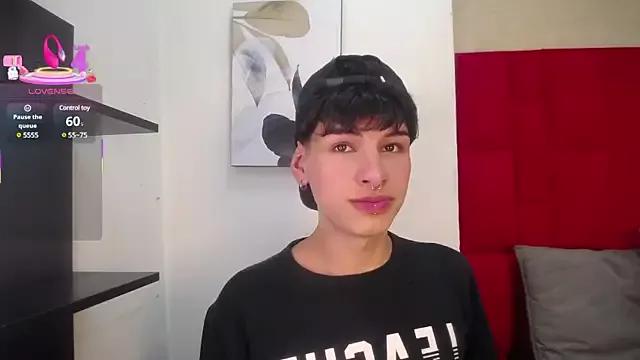 Ezra_Storm from StripChat is Freechat
