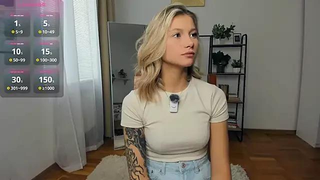 Photos of FaaBinaa from StripChat is Freechat