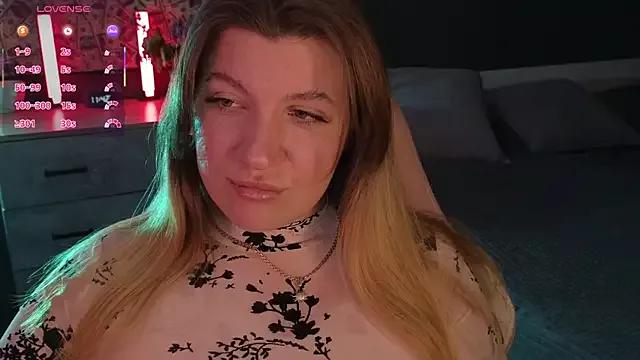 Explore our live girls sluts from our Custom and Multi clubs and checkout exclusive access to highly interactive content, such as shape, hair, titties, pussy type and many more.