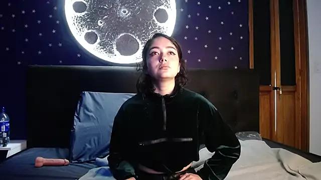 Explore our live girls sluts from our Custom and Multi clubs and checkout exclusive access to highly interactive content, such as shape, hair, titties, pussy type and many more.