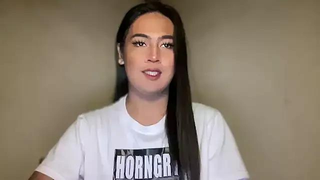fallon_empress143 from StripChat