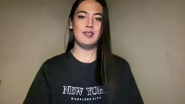 fallon_empress143 from StripChat